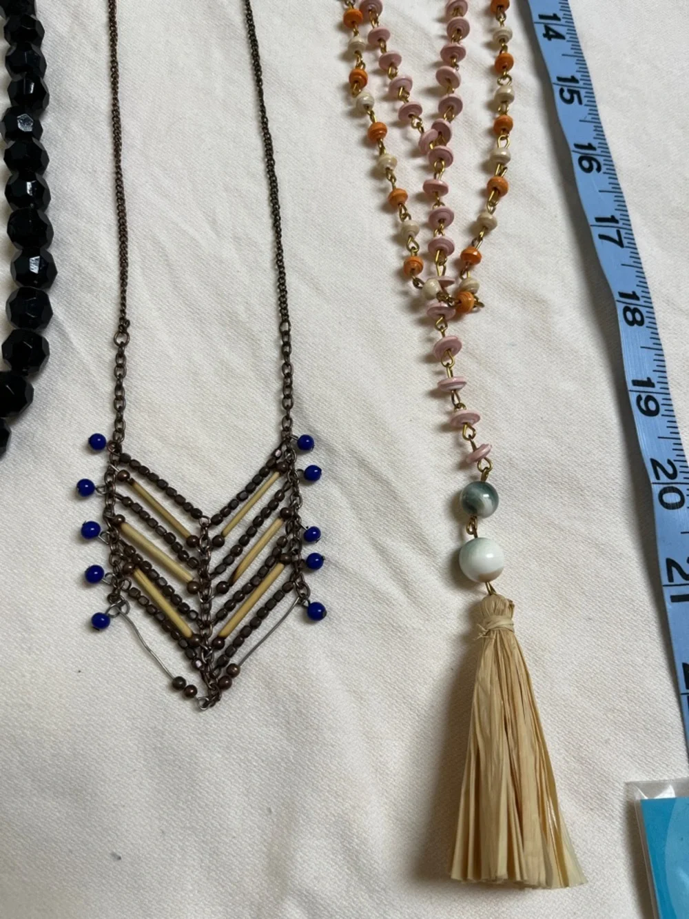 Bundle of necklaces - Picture 3 of 7
